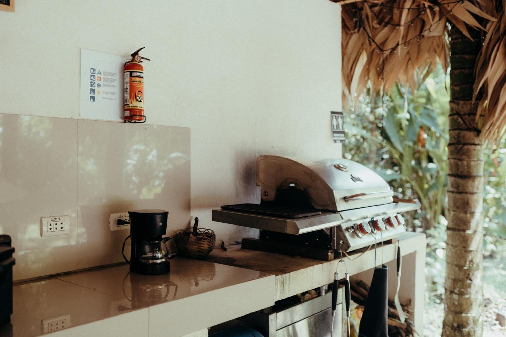 Casa De Los Amigos Caribena Cahuita Eksteriør bilde